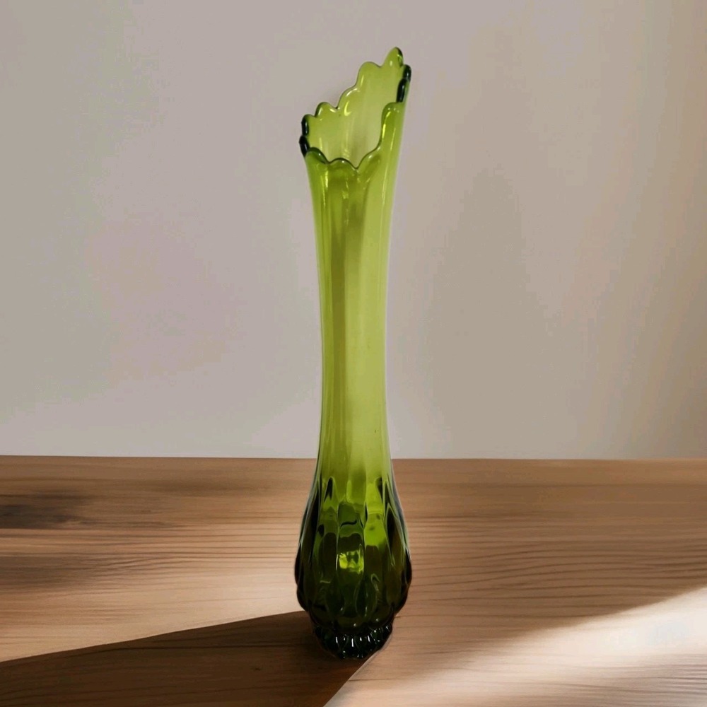 Vintage LE Smith Swung Floor Vase Avocado Green Diamond Pineapple Butt MCM 22.5"